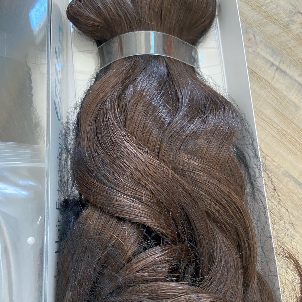 2 packs!!!  Ezee-on 18” color 6 clip in extensions